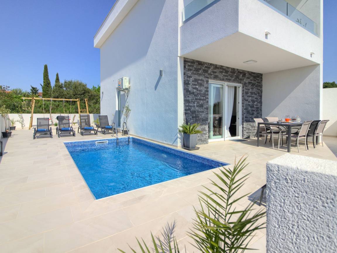 220 M² Casa ∙ 1 Habitación ∙ 14 Huéspedes - Medulin