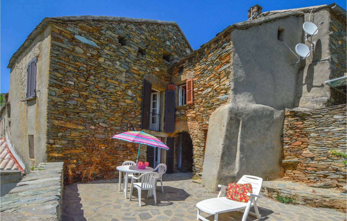 80 M² House ∙ 3 Bedrooms ∙ 6 Guests - Korzika