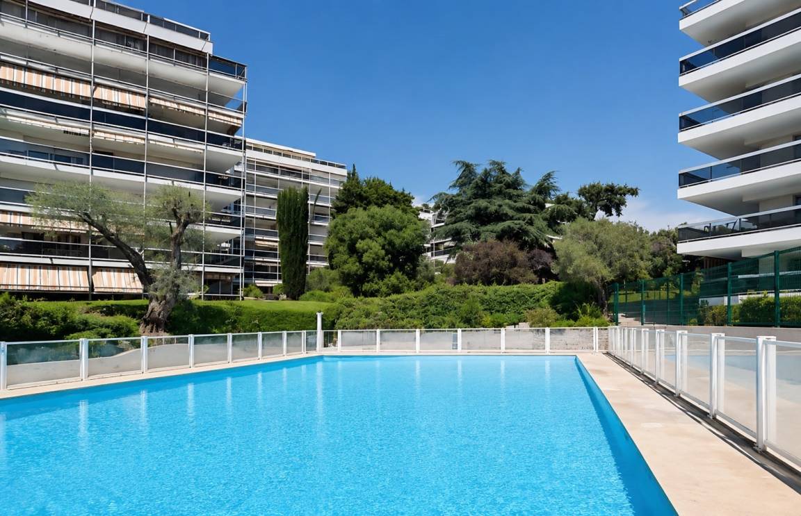 82 M² Apartment ∙ 2 Bedrooms ∙ 4 Guests - Antibes