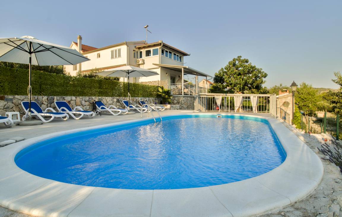 170 M² Casa ∙ 4 Habitaciones ∙ 8 Huéspedes - Primošten