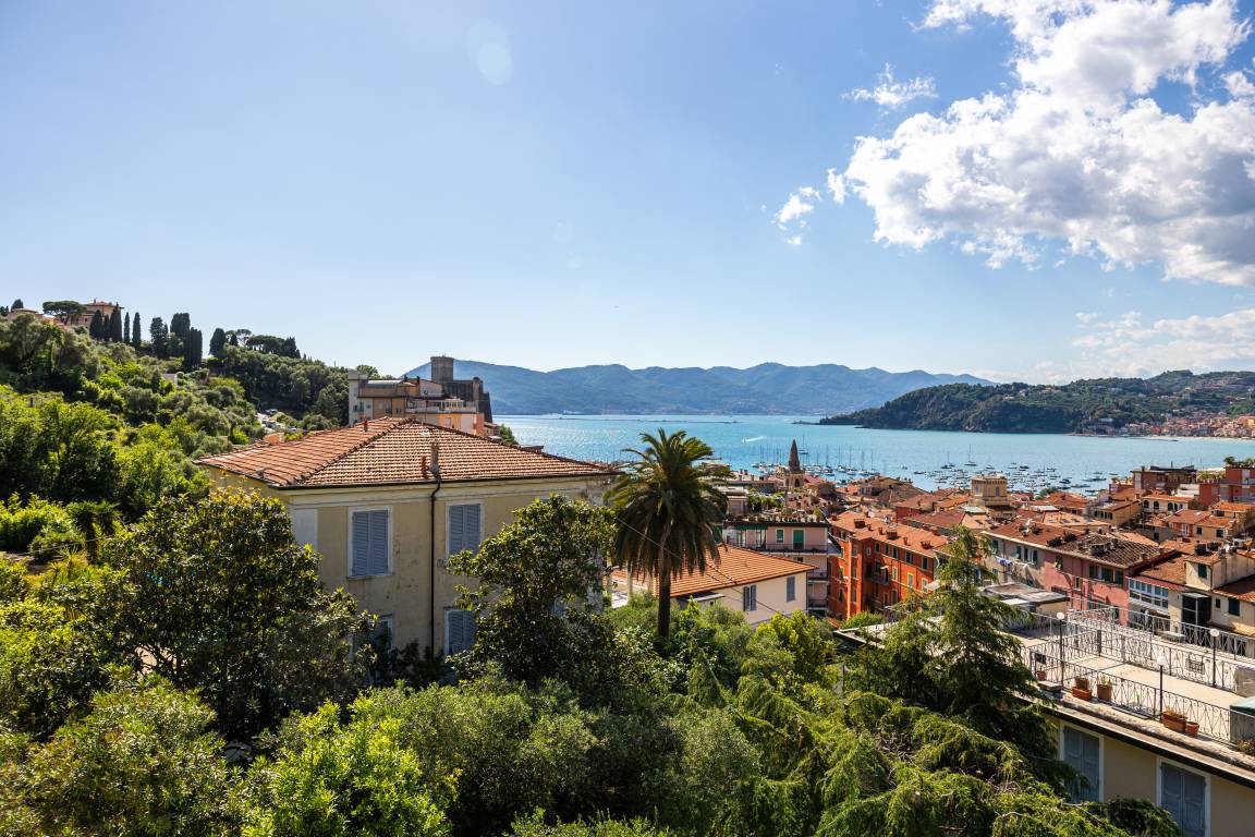 70 M² Apartamento ∙ 2 Habitaciones ∙ 6 Huéspedes - La Spezia