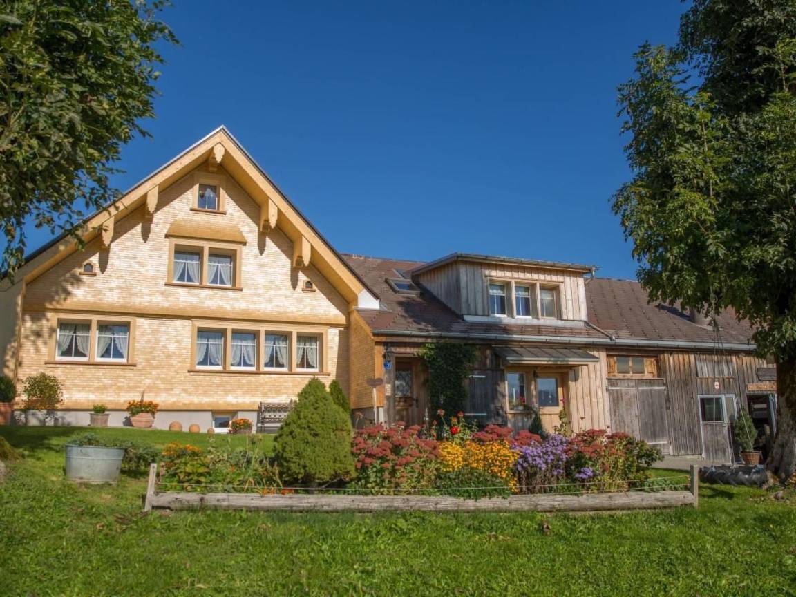 86 M² Ferienwohnung ∙ 2 Schlafzimmer ∙ 4 Gäste - Appenzell