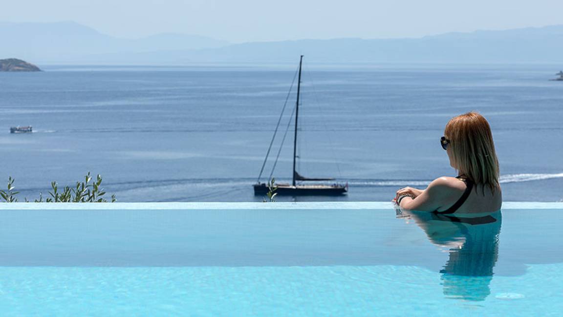 Villa ∙ 5 Bedrooms ∙ 10 Guests - Skiathos