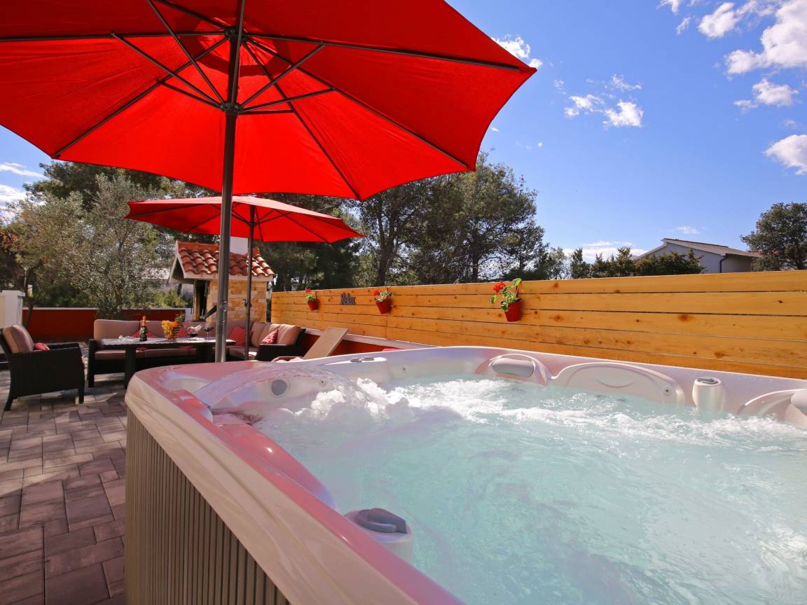 80 M² House ∙ 2 Bedrooms ∙ 8 Guests - Vir