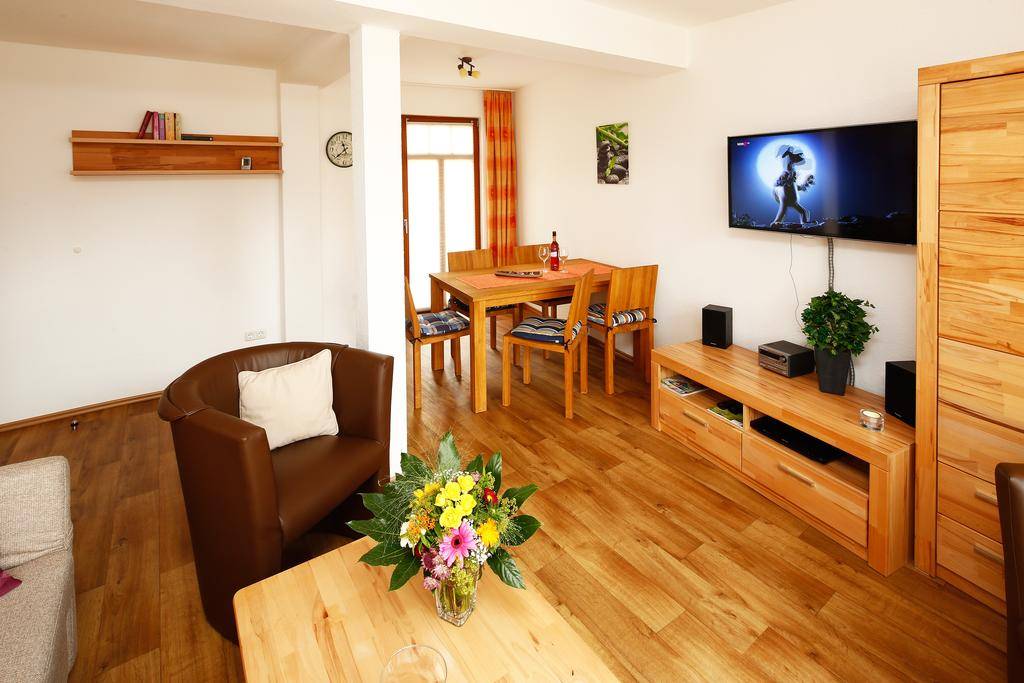 Ferienwohnung ∙ 2 Schlafzimmer ∙ 6 Gäste - Bad Berka