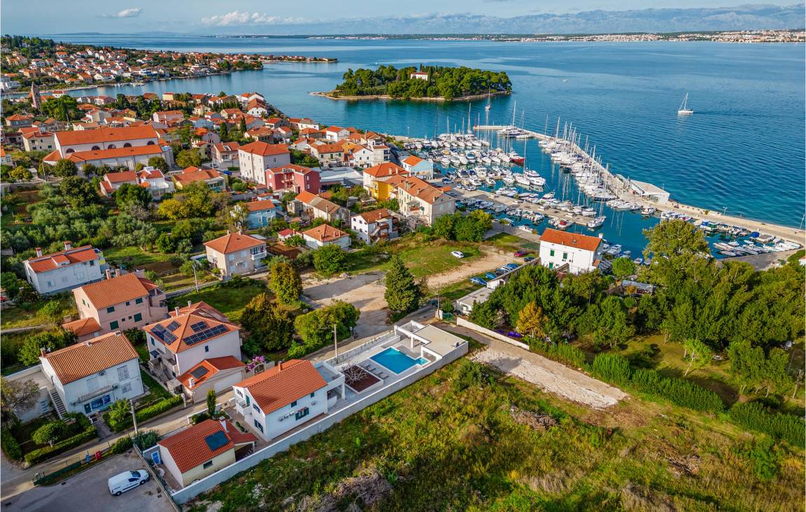 150 M² House ∙ 3 Bedrooms ∙ 6 Guests - Zadar