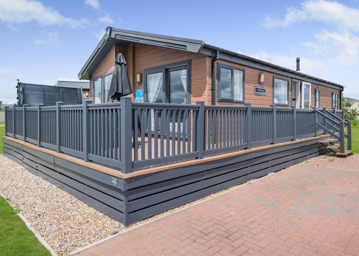 Chalet ∙ 2 Bedrooms ∙ 4 Guests - Winterton-on-Sea