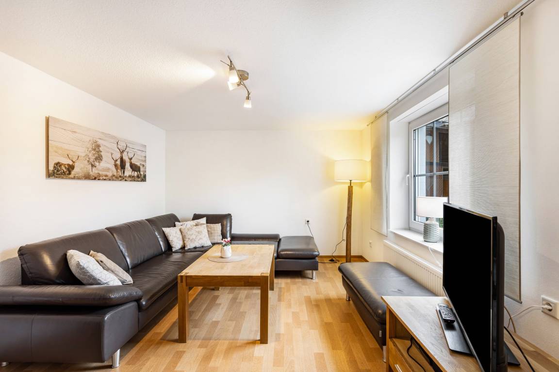 70 M² Ferienwohnung ∙ 2 Schlafzimmer ∙ 5 Gäste - Meschede