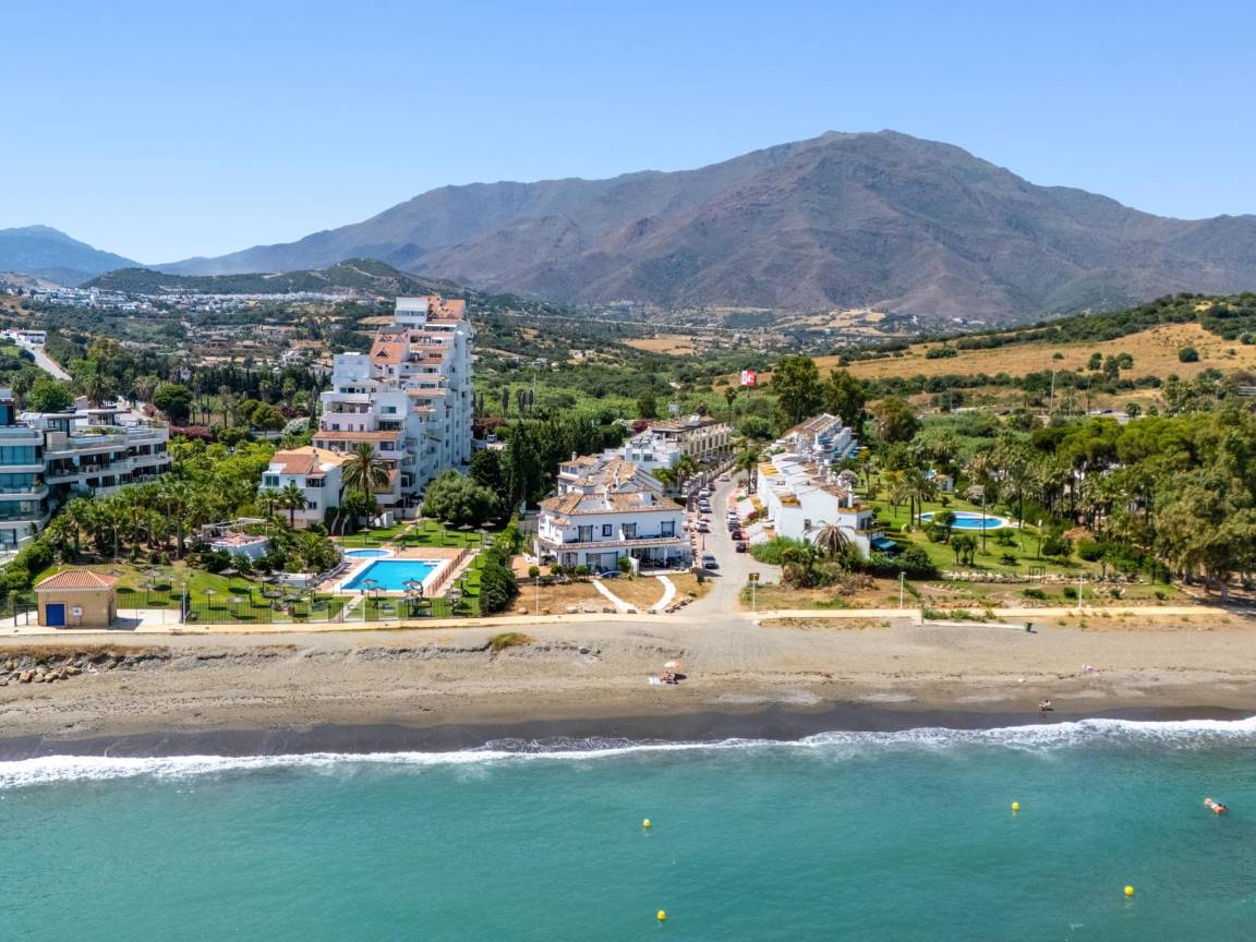 250 M² Appartement ∙ 4 Chambres ∙ 8 Personnes - Estepona