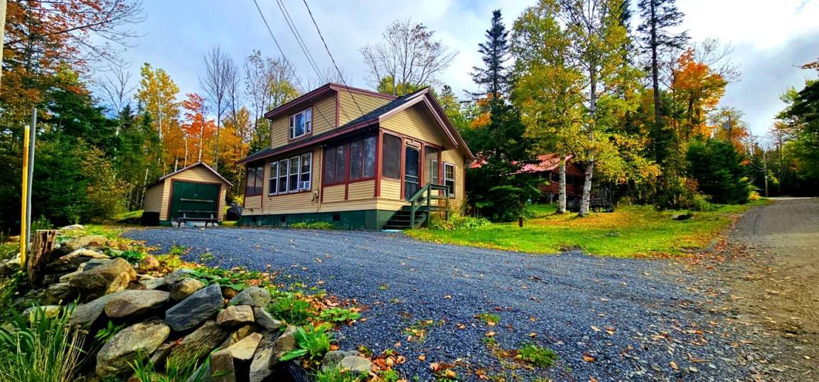 House ∙ 2 Bedrooms ∙ 9 Guests - Greenville, ME