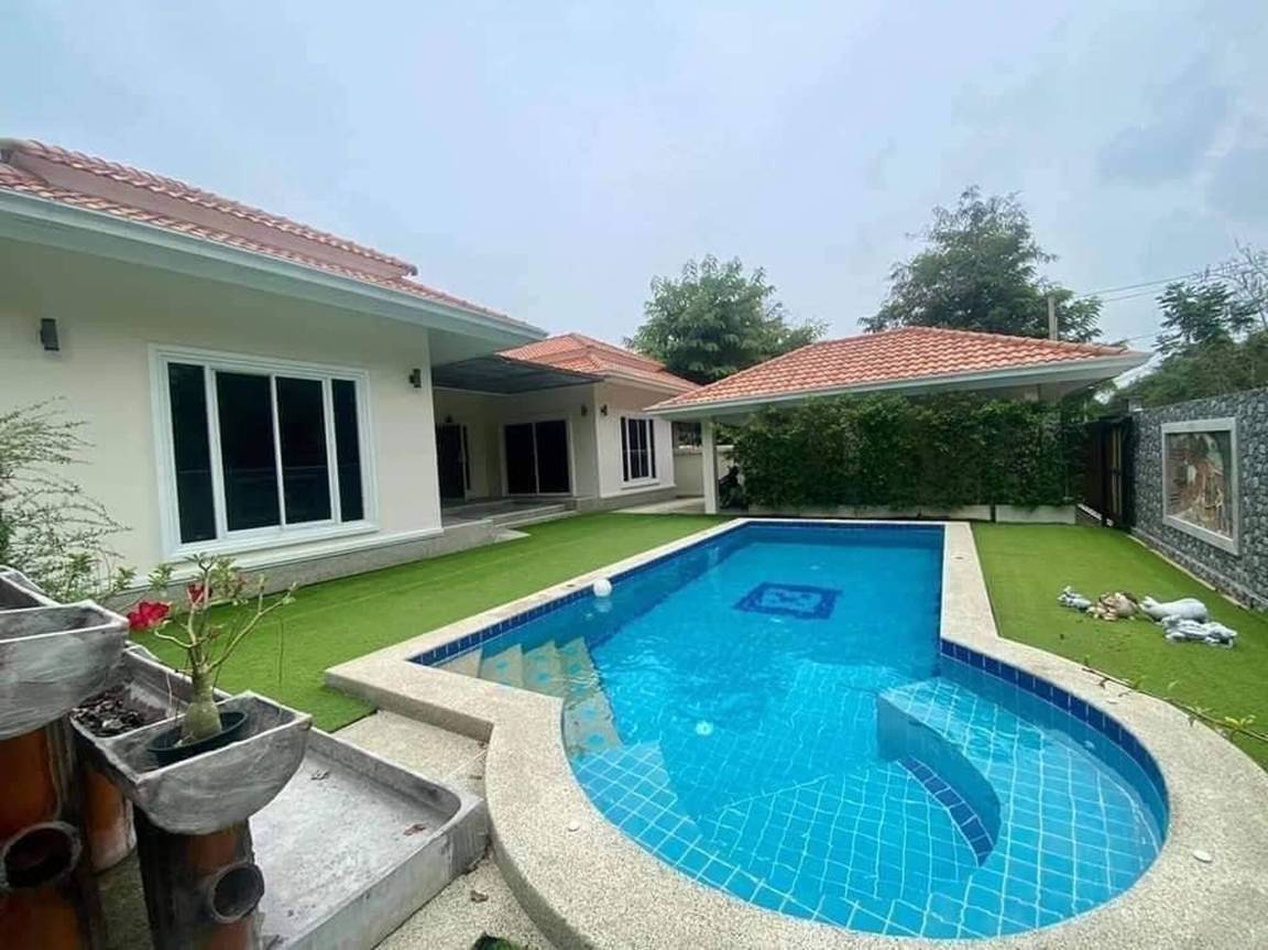 150 M² Villa ∙ 3 Bedrooms ∙ 13 Guests - Cha-am