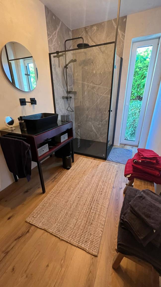 90 M² Ferienwohnung ∙ 1 Schlafzimmer ∙ 2 Gäste - Moosbach