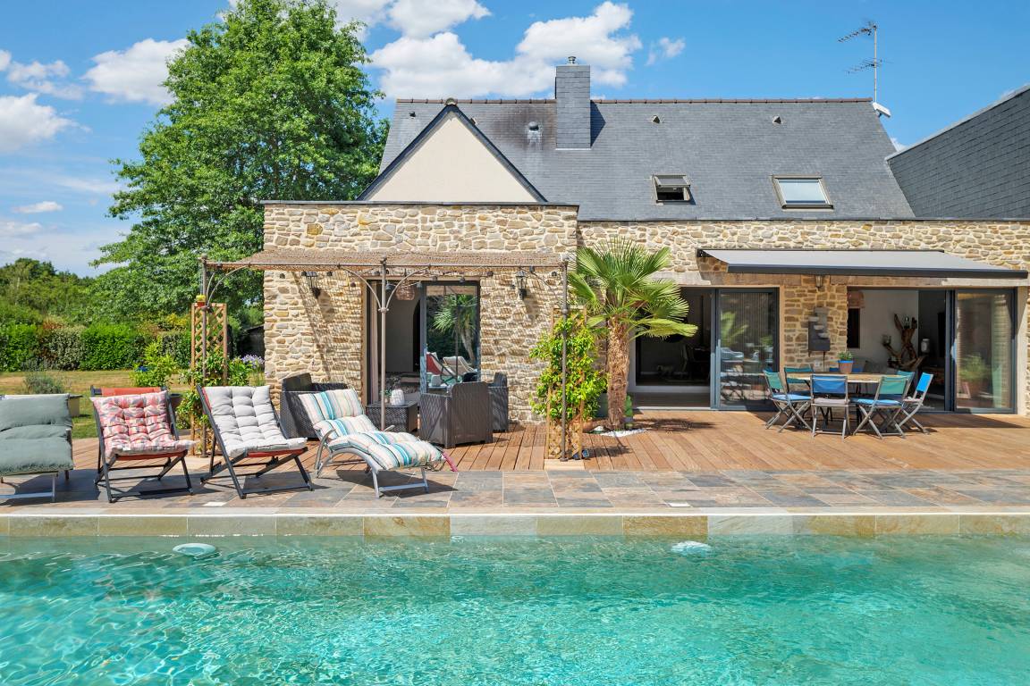 180 M² Villa ∙ 4 Bedrooms ∙ 8 Guests - Rennes