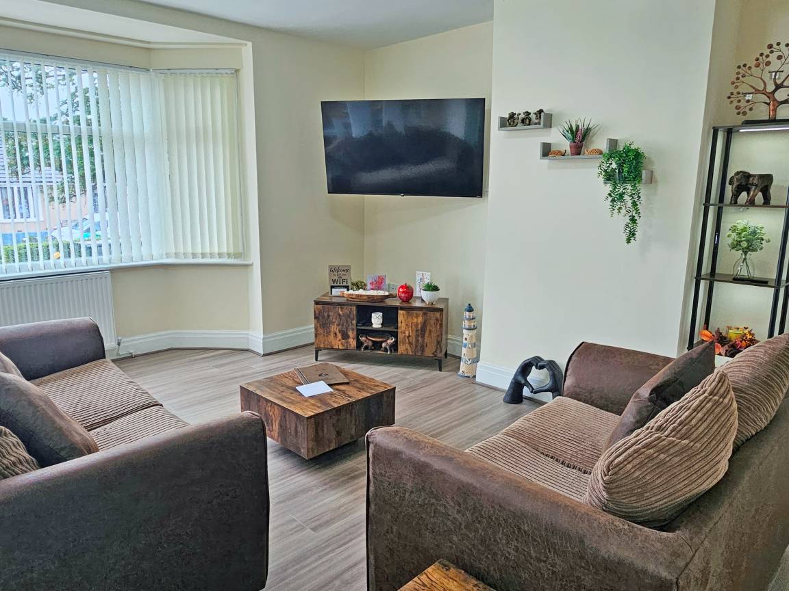 Apartment ∙ 3 Bedrooms ∙ 4 Guests - Morecambe