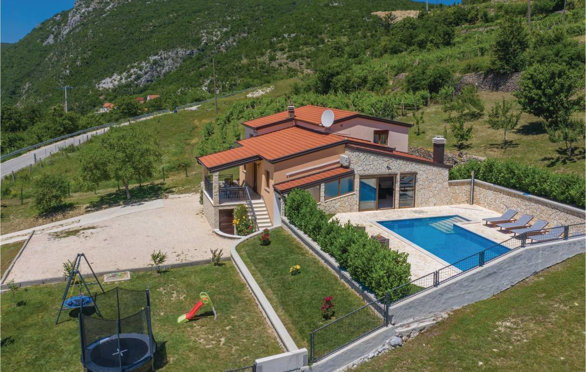 151 M² Casa ∙ 3 Habitaciones ∙ 8 Huéspedes - Croacia