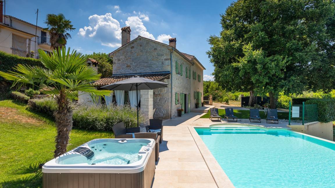 175 M² Villa ∙ 3 Bedrooms ∙ 8 Guests - Motovun
