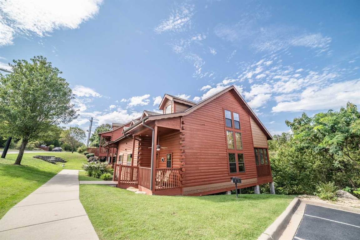 132 M² Cabin ∙ 3 Bedrooms ∙ 8 Guests - Branson, MO