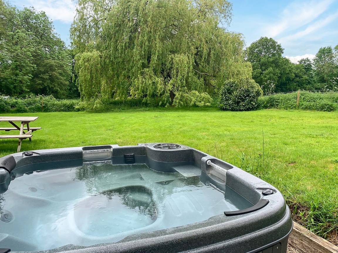 Cottage ∙ 3 Bedrooms ∙ 6 Guests - Southwell
