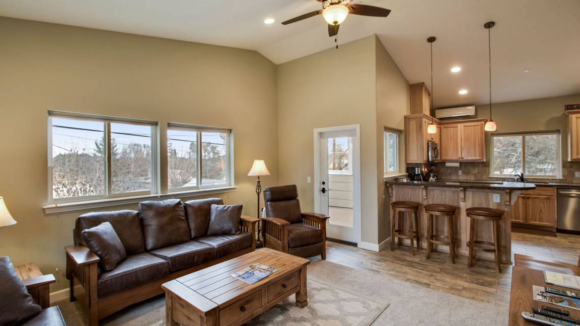 Apartment ∙ 2 Bedrooms ∙ 4 Guests - Paso Robles, CA