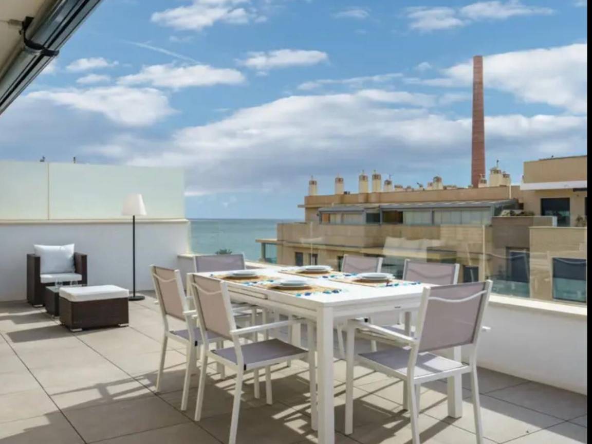 75 M² Apartment ∙ 3 Bedrooms ∙ 6 Guests - Málaga