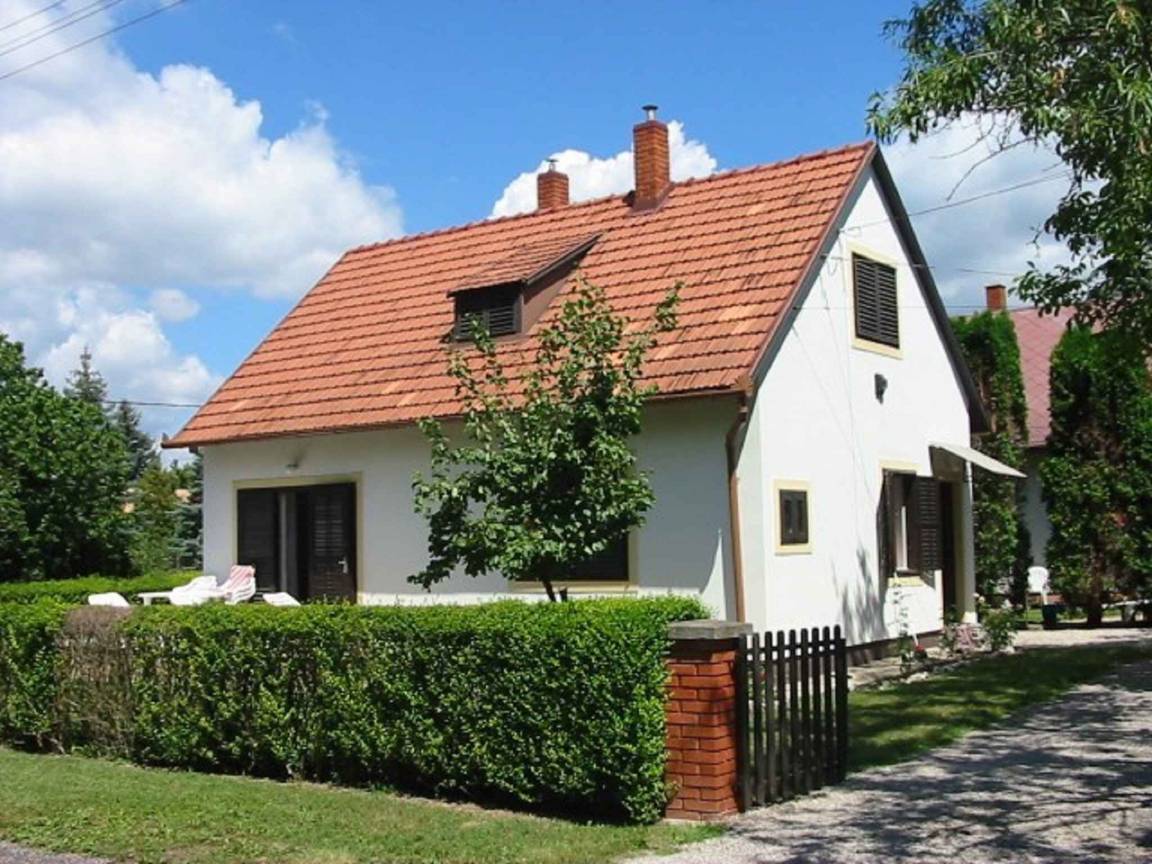 80 M² Ferienhaus ∙ 4 Schlafzimmer ∙ 8 Gäste - Keszthely