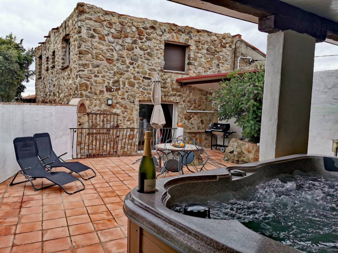 300 m&sup2; G&icirc;te 2 Schlafzimmer 5 G&auml;ste