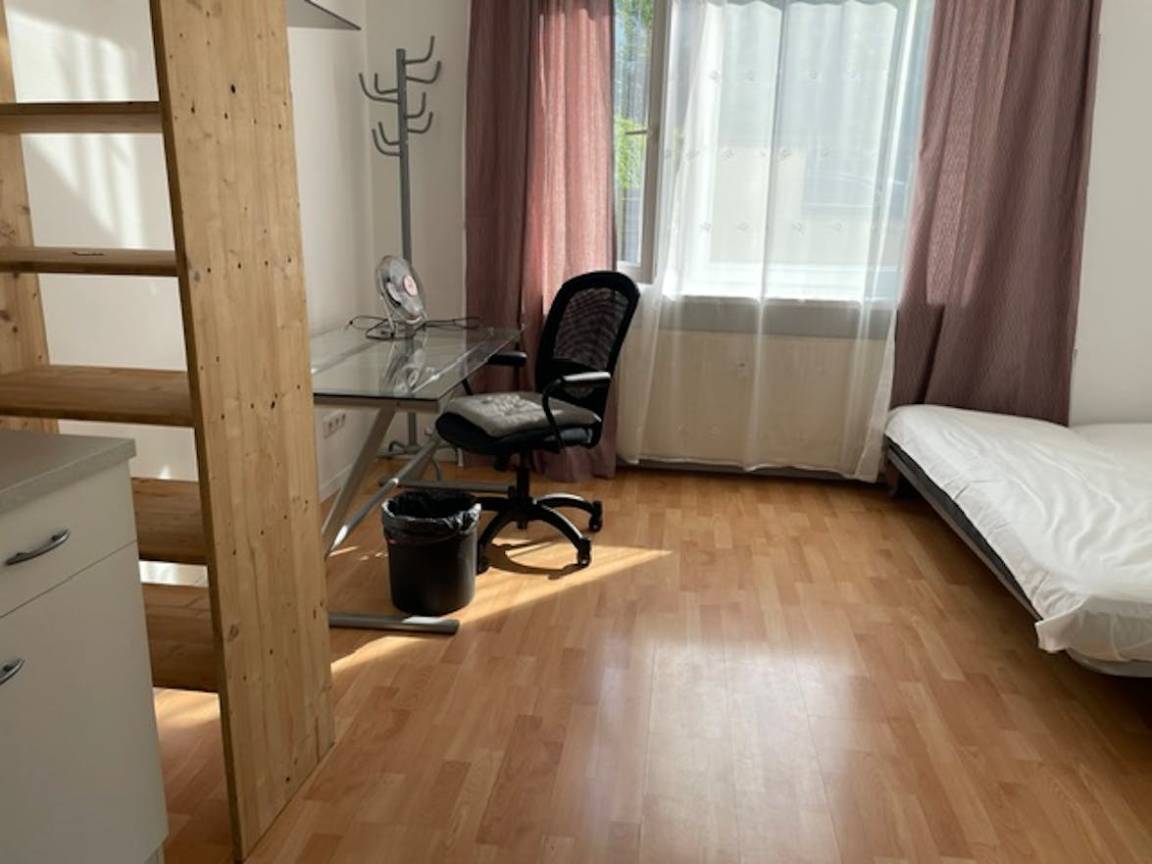 19 M² Huis ∙ 1 Slaapkamer ∙ 3 Gasten - München