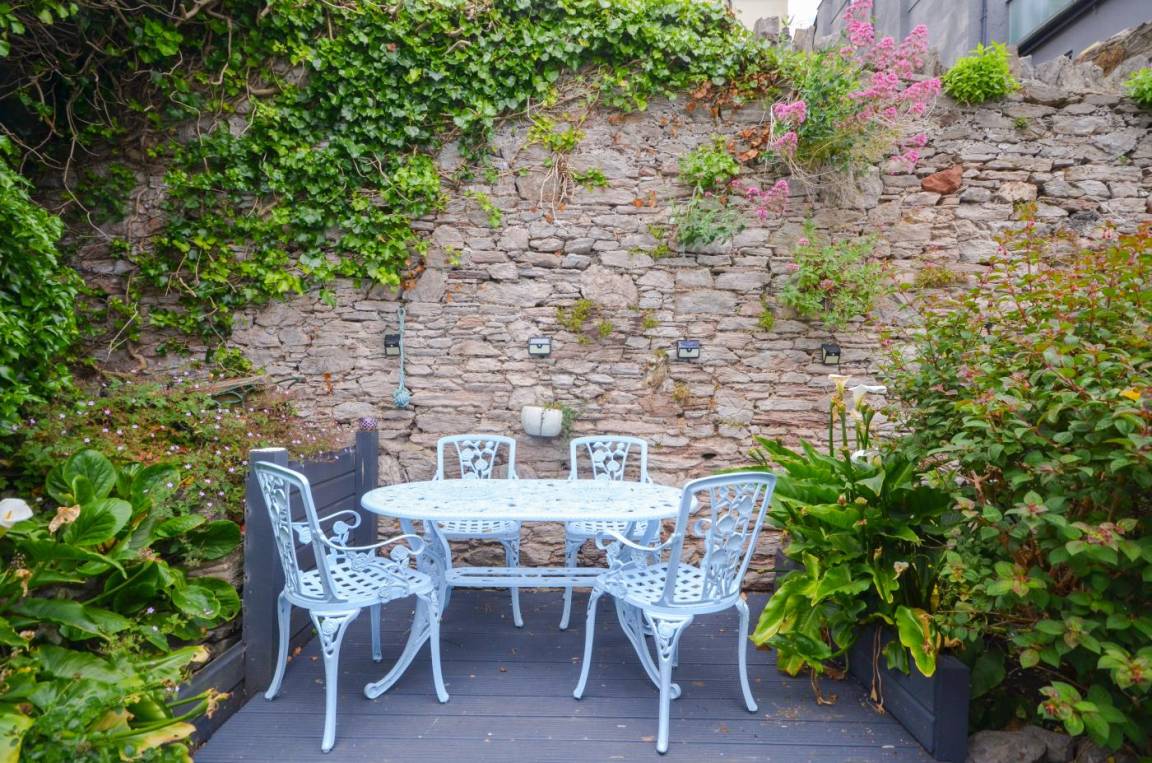 Cottage ∙ 2 Bedrooms ∙ 4 Guests - Paignton