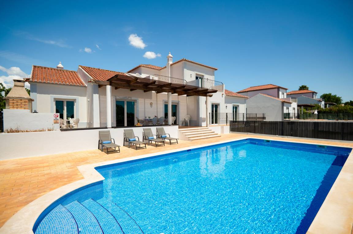 320 M² Villa ∙ 4 Bedrooms ∙ 8 Guests - Faro