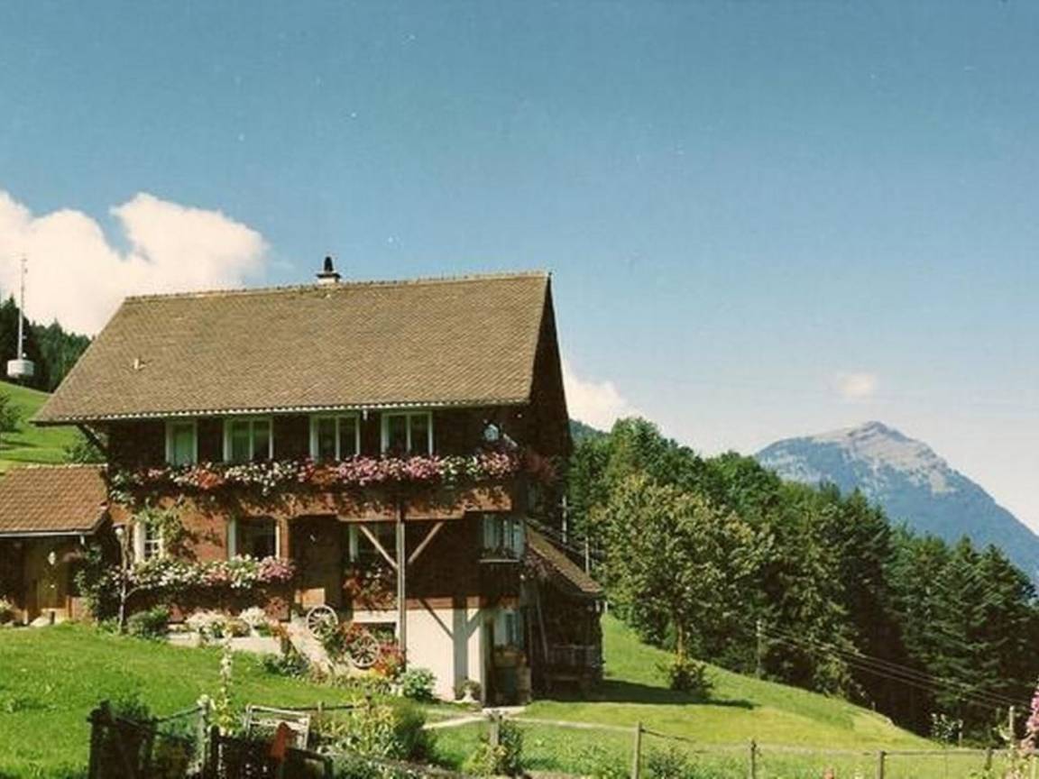 70 M² Ferienwohnung ∙ 2 Schlafzimmer ∙ 6 Gäste - Kanton Schwyz