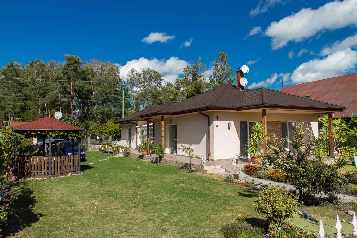 63 M² Ferienhaus ∙ 2 Schlafzimmer ∙ 4 Gäste - Fonyód