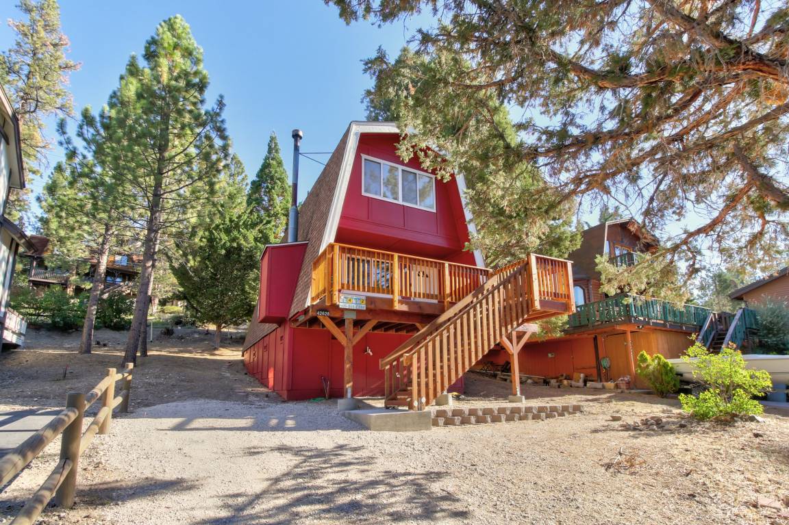 107 M² Cabin ∙ 2 Bedrooms ∙ 4 Guests - California