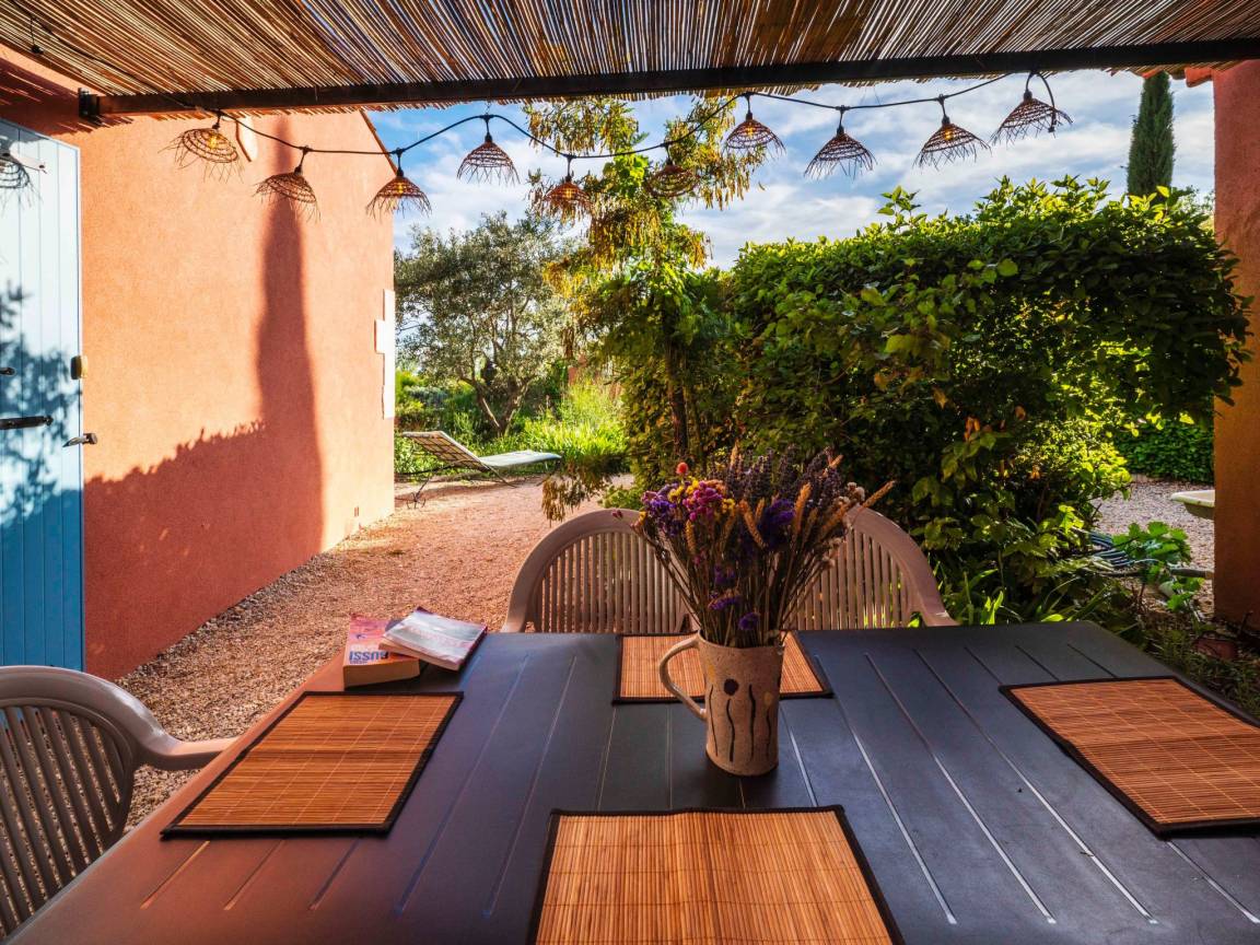 60 M² Ferienhaus ∙ 2 Schlafzimmer ∙ 3 Gäste - Aups