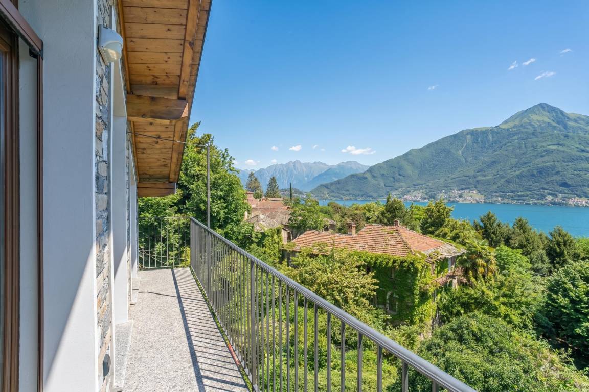 220 M² Ferienwohnung ∙ 2 Schlafzimmer ∙ 6 Gäste - Comer See