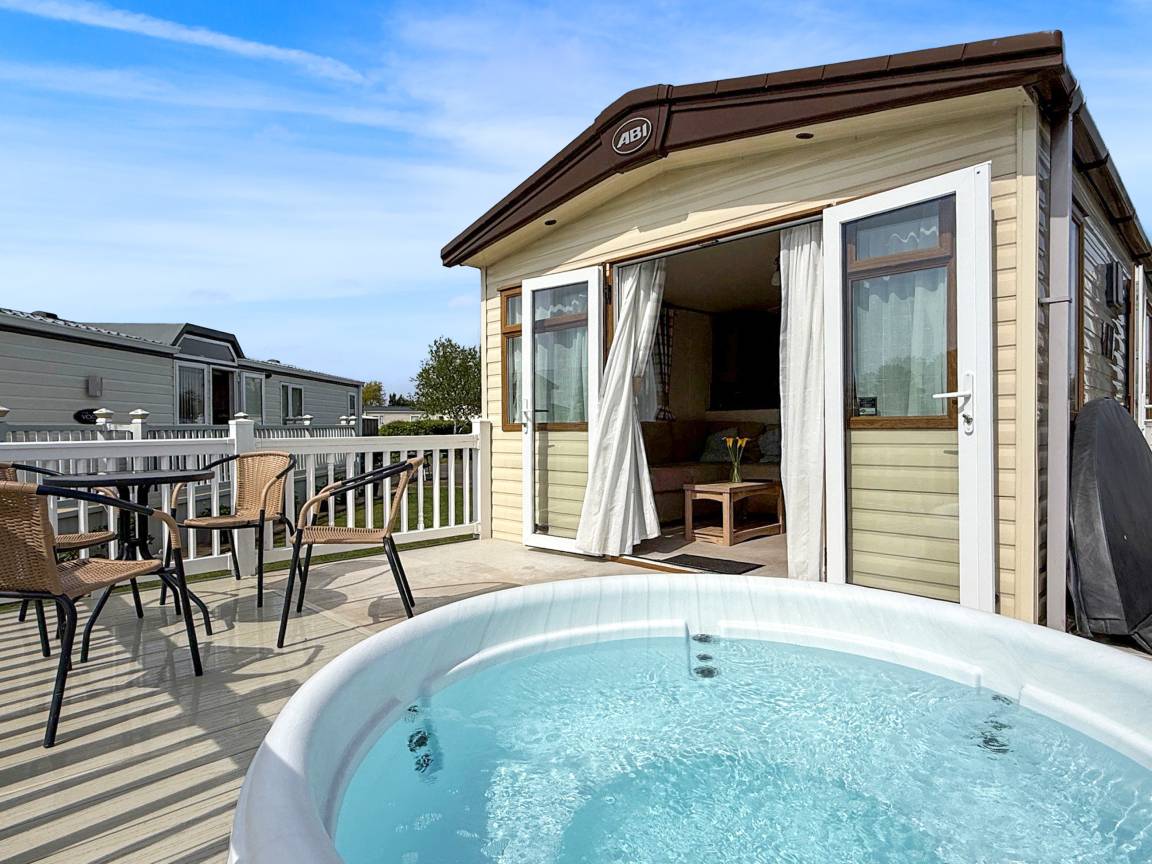 Cottage ∙ 3 Bedrooms ∙ 8 Guests - Sutton on Sea