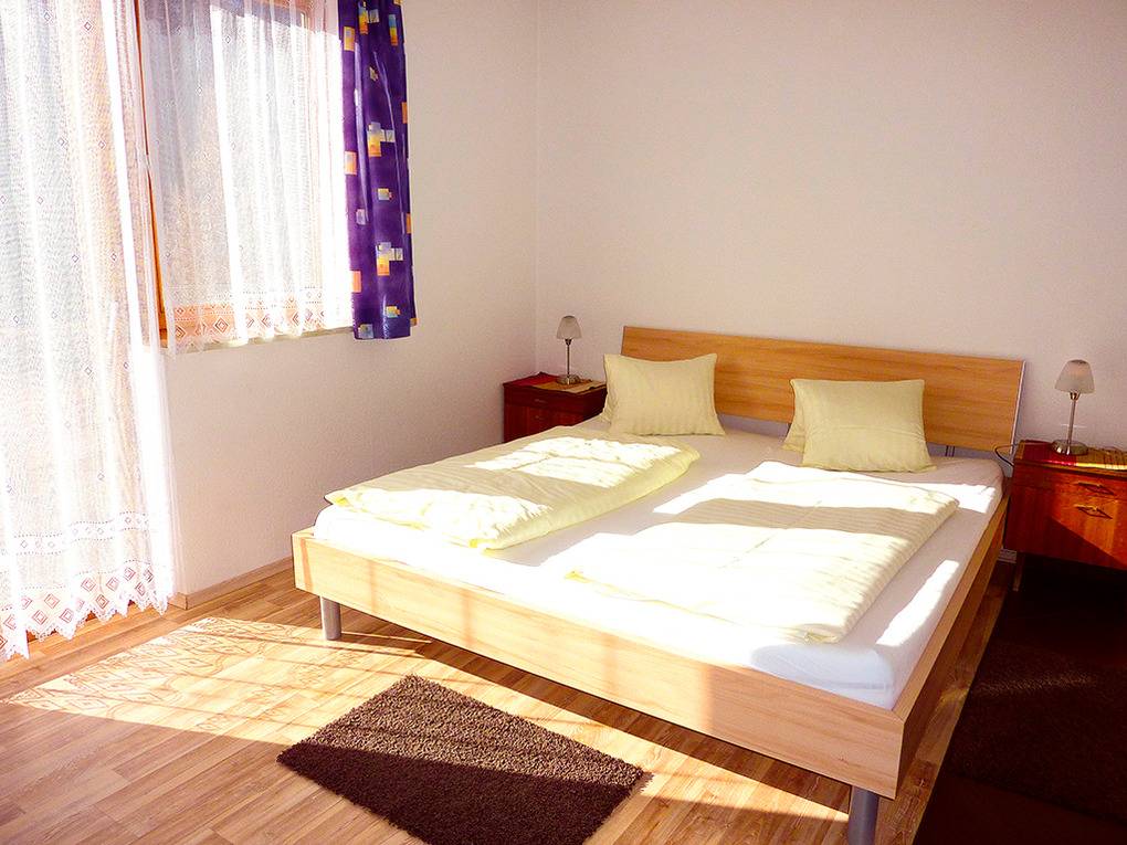 240 m² Ferienhaus ∙ 9 Schlafzimmer ∙ 25 Gäste – Bild 4
