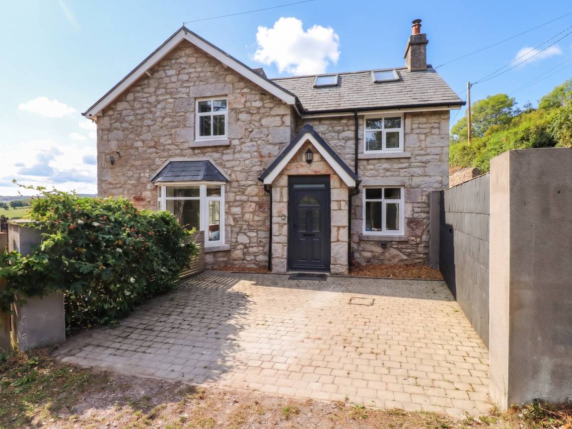 Cottage ∙ 3 Bedrooms ∙ 6 Guests - Colwyn Bay
