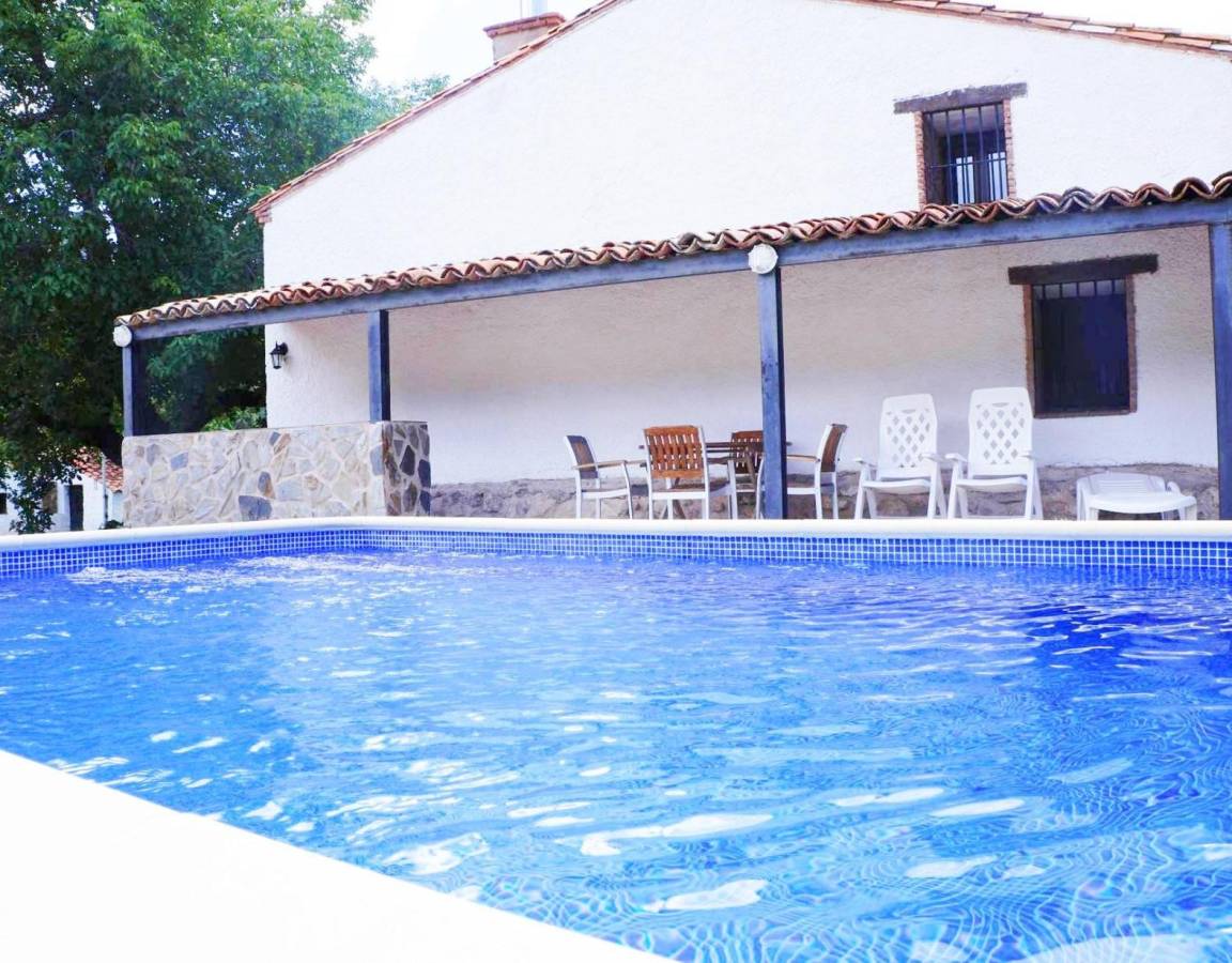 500 M² Apartamento ∙ 9 Habitaciones ∙ 24 Huéspedes - Villacarrillo