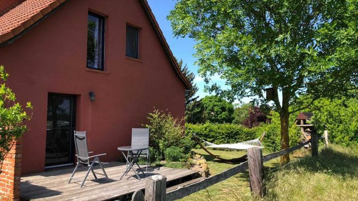 65 M² Ferienwohnung ∙ 1 Schlafzimmer ∙ 4 Gäste - Kratzeburg