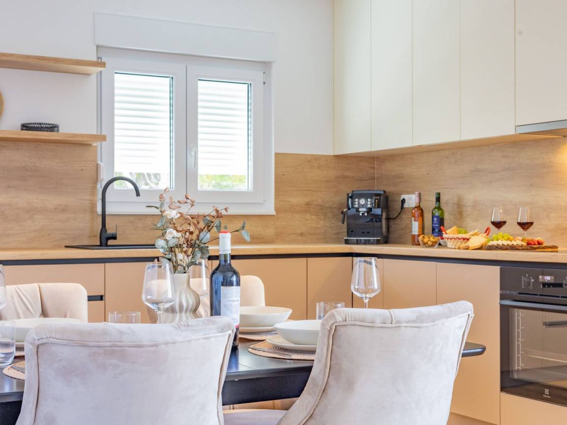 90 M² Apartment ∙ 2 Bedrooms ∙ 4 Guests - Makarska