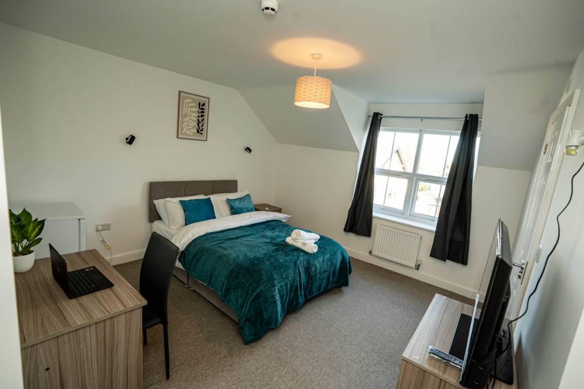 192 M² House ∙ 1 Bedroom ∙ 2 Guests - Newcastle-under-Lyme