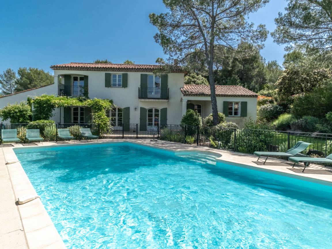 175 M² House ∙ 4 Bedrooms ∙ 10 Guests - Draguignan