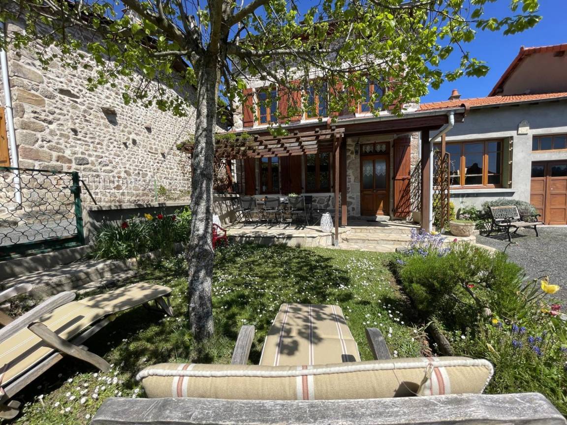 90 M² Cottage ∙ 2 Chambres ∙ 6 Personnes - Auvergne