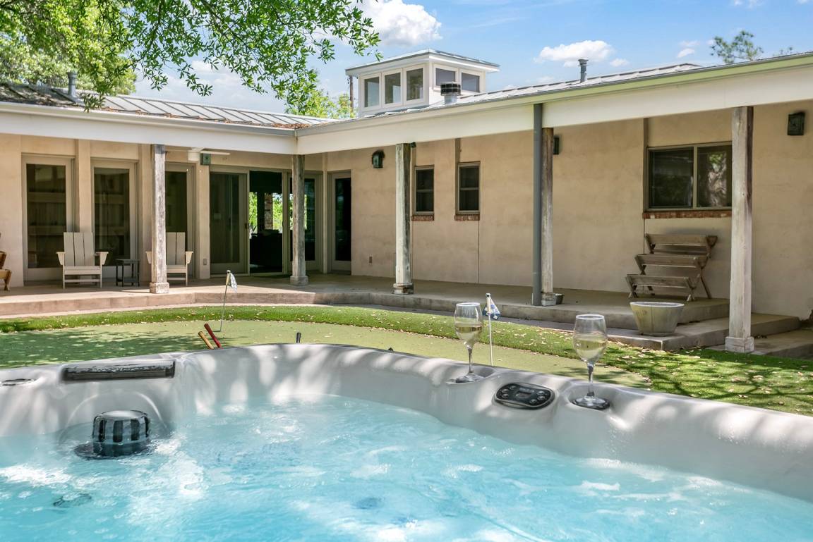249 M² House ∙ 4 Bedrooms ∙ 8 Guests - Fredericksburg, TX