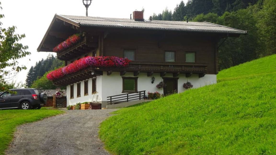 65 M² Ferienhaus ∙ 2 Schlafzimmer ∙ 4 Gäste - Mittersill