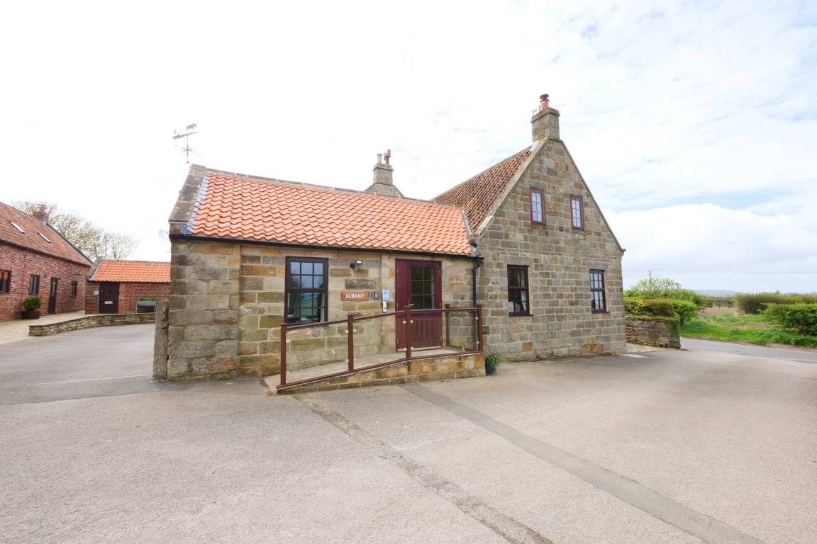 Cottage ∙ 3 Bedrooms ∙ 6 Guests - Robin Hood's Bay