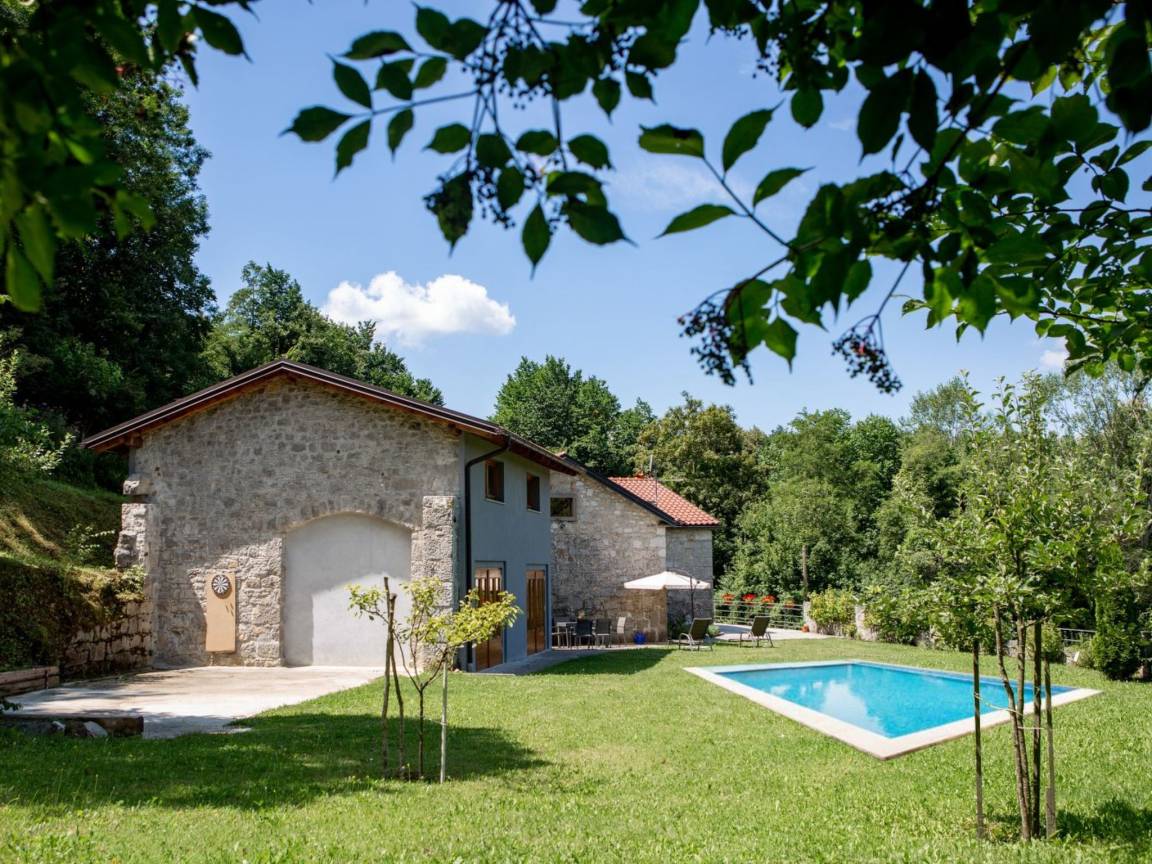 400 M² House ∙ 6 Bedrooms ∙ 12 Guests - Slovenia