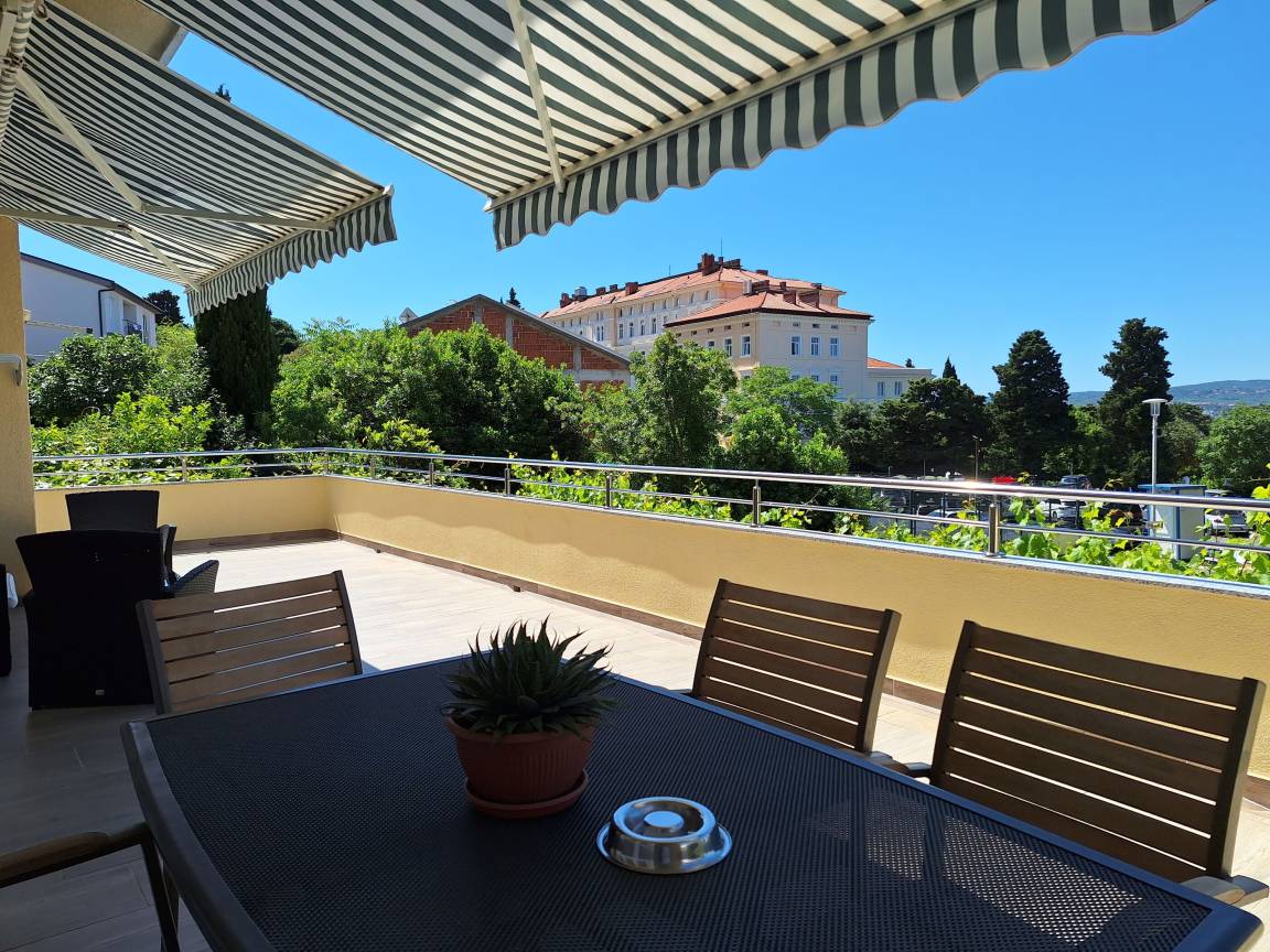 90 M² Ferienwohnung ∙ 3 Schlafzimmer ∙ 6 Gäste - Crikvenica