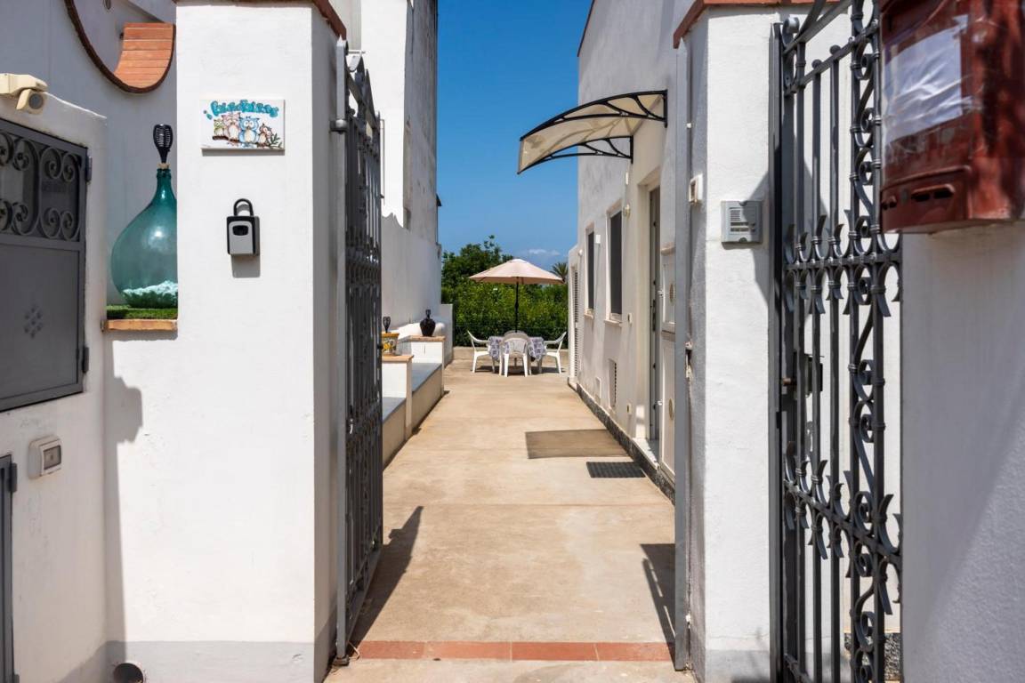 A corner of paradise in Anacapri with a private sea-view sun terrace