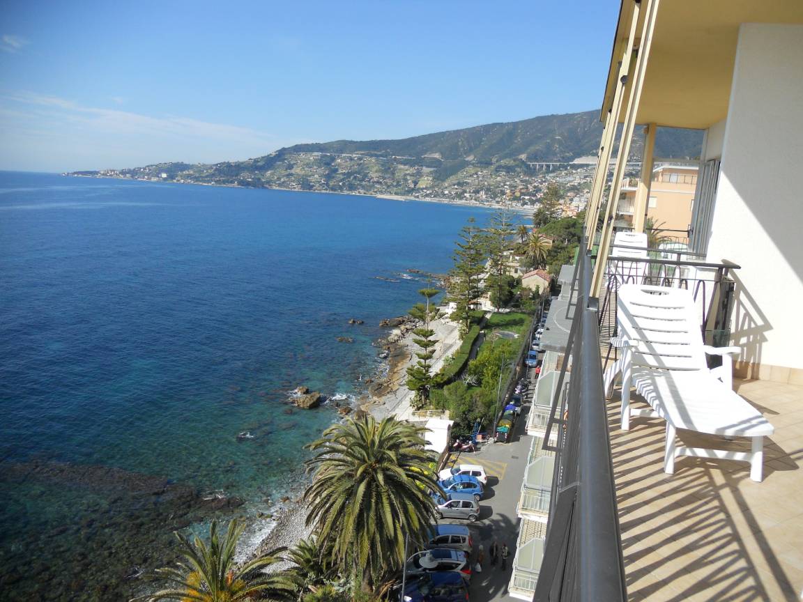 80 M² Appartement ∙ 2 Chambres ∙ 5 Personnes - Ospedaletti